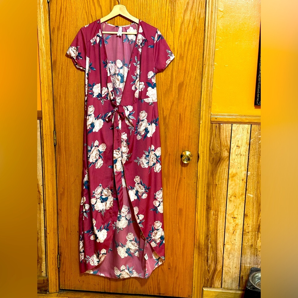 Live 4 truth size medium‎ wrap maxi dress